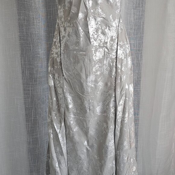 Forever 21 HYFVE Women Open-Back Maxi Dress Silver Size S NWT - Picture 1 of 3